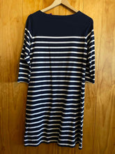 Load image into Gallery viewer, Size Medium LL Bean Navy Dress
