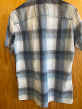 Load image into Gallery viewer, Size Medium Kuhl Men's Short Sleeve Shirt
