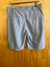 Load image into Gallery viewer, Size 34 Lee Men's Shorts
