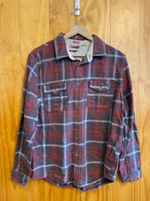 Load image into Gallery viewer, Size Medium Gramicci Men's Flannel
