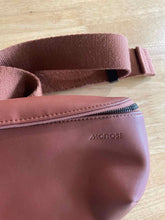 Load image into Gallery viewer, Mountainsmith Fanny Pack

