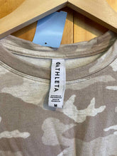 Load image into Gallery viewer, Size M Athleta Camo Women's Sweater &amp; Sweatshirt
