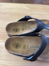 Load image into Gallery viewer, Shoe Size 39 Papillio Black Sandals
