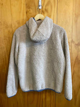 Load image into Gallery viewer, Size Medium Patagonia Beige Women's Fleece Sweatshirt
