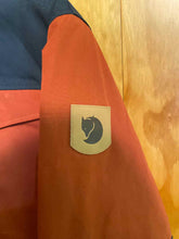 Load image into Gallery viewer, Size L Fjall Raven Men&#39;s Winter Jacket
