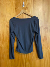 Load image into Gallery viewer, Size M Athleta Grey Women&#39;s Long Sleeve Shirt
