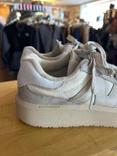 Load image into Gallery viewer, Shoe Size 5 New Balance White Casual Shoes
