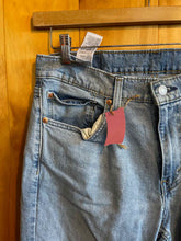 Load image into Gallery viewer, Size 32X32 Levi Strauss &amp; Co. Men's Jeans
