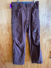Load image into Gallery viewer, Size 33x32 Eddie Bauer Men&#39;s Pants
