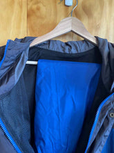 Load image into Gallery viewer, Size Large Cabelas Men&#39;s Rain Jacket
