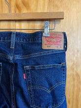 Load image into Gallery viewer, Size 32X34 Levi Strauss &amp; Co. Men's Jeans
