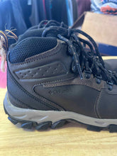 Load image into Gallery viewer, 8 Columbia Men's Hiking Boots
