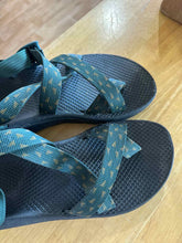 Load image into Gallery viewer, Shoe Size 8 Chaco Green Sandals
