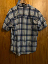 Load image into Gallery viewer, Size Large Marmot Men's Short Sleeve Shirt
