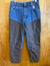 Load image into Gallery viewer, Size 34 Cabelas Men's Jeans
