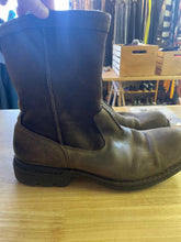 Load image into Gallery viewer, 10 UGG Men's Boots
