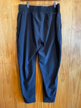 Load image into Gallery viewer, Size M Eddie Bauer Black Women's Pants
