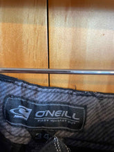 Load image into Gallery viewer, Size 34 O'neill Men's Shorts
