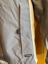 Load image into Gallery viewer, Size Medium Columbia Men&#39;s Jacket
