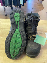 Load image into Gallery viewer, Women's Shoe Size 6 vasque Black Hiking Boots
