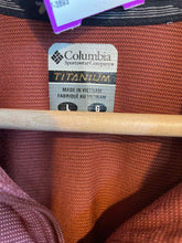 Load image into Gallery viewer, Size L Columbia Men&#39;s Long Sleeve Shirt
