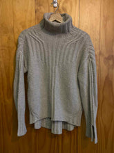 Load image into Gallery viewer, Size Small Smart Wool Beige Women&#39;s Sweater &amp; Sweatshirt
