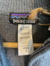 Load image into Gallery viewer, Size Medium Patagonia Men's Sweater &amp; Sweatshirt
