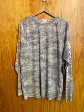 Load image into Gallery viewer, Size L Columbia Men&#39;s Long Sleeve Shirt
