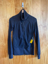 Load image into Gallery viewer, Lululemon Black Women&#39;s Light Jacket
