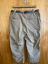 Load image into Gallery viewer, Size Large LL Bean Men's Hiking Pants
