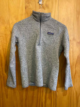 Load image into Gallery viewer, Size Medium Patagonia Grey Women&#39;s Sweater &amp; Sweatshirt
