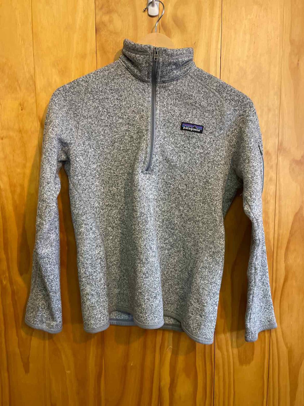 Size Medium Patagonia Grey Women's Sweater & Sweatshirt