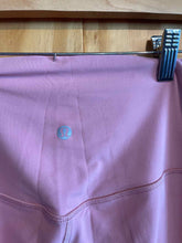 Load image into Gallery viewer, Size 4 Lululemon Pink Women&#39;s Leggings
