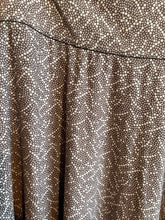 Load image into Gallery viewer, Size L Patagonia Grey Skirt
