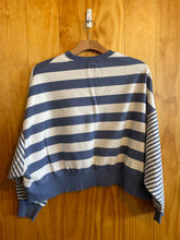 Load image into Gallery viewer, Size X-Large Nike Blue Women's Long Sleeve Shirt
