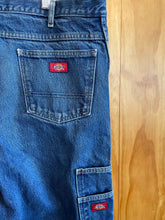 Load image into Gallery viewer, Size 40x32 Dickies Men&#39;s Light Jacket
