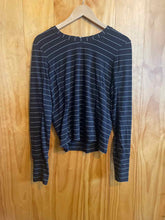 Load image into Gallery viewer, Size Large Athleta Black Women's Long Sleeve Shirt
