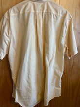 Load image into Gallery viewer, Size Large LL Bean Men's Short Sleeve Shirt
