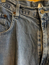 Load image into Gallery viewer, Size 36 Lucky Brand Blue Women's Jeans
