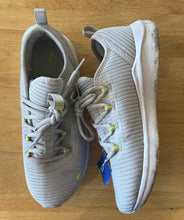 Load image into Gallery viewer, Women&#39;s Shoe Size 8 Puma Light Gray Casual Shoes
