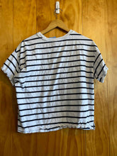 Load image into Gallery viewer, Size Large Old Navy B&amp;W Women's Short Sleeve Shirt
