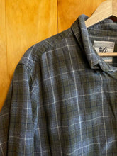 Load image into Gallery viewer, NorthCrest Green Women's Flannel
