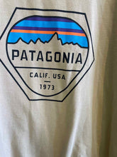 Load image into Gallery viewer, Size X-Large Patagonia Men's Long Sleeve Shirt
