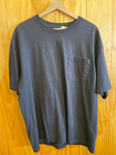 Load image into Gallery viewer, Size XL Field &amp; Forest Men's Short Sleeve Shirt
