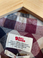 Load image into Gallery viewer, Size XL Fjall Raven Men&#39;s Long Sleeve Shirt

