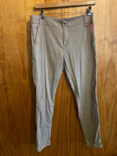Load image into Gallery viewer, Size 33x32 Kuhl Men's Pants
