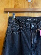 Load image into Gallery viewer, Size 6 Old Navy Black Women's Jeans
