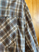 Load image into Gallery viewer, Size Medium Columbia Men's Flannel
