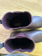 Load image into Gallery viewer, Women&#39;s Shoe Size 9 Hunter Purple Boots
