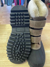 Load image into Gallery viewer, Women&#39;s Shoe Size 8 L.L. Bean Brown Women&#39;s Winter Boots
